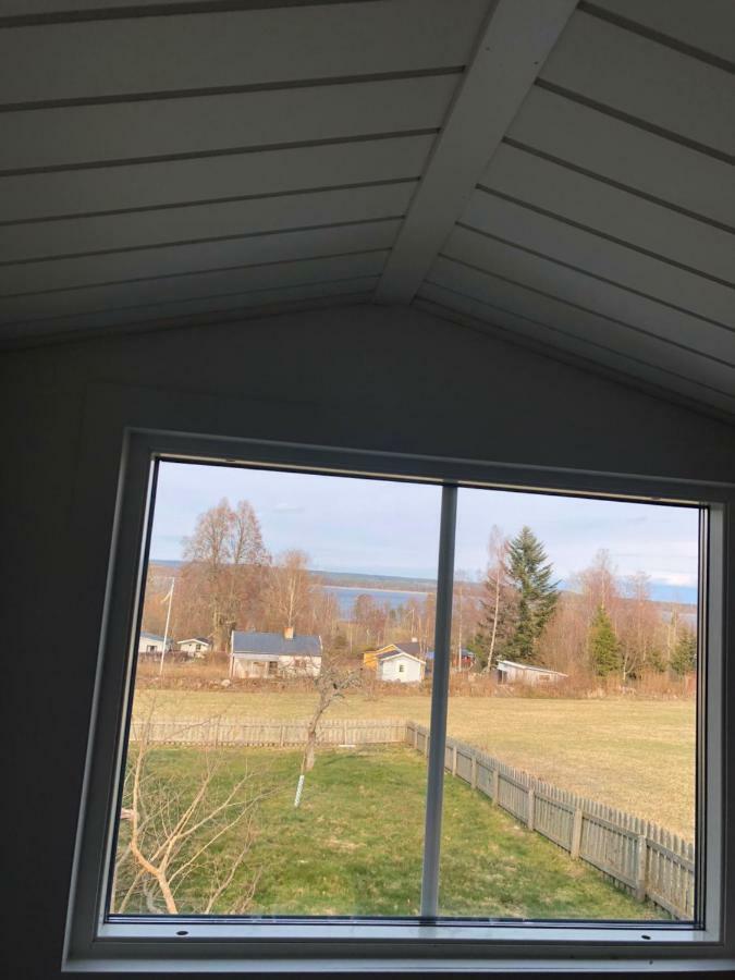 Two Small Guest Houses By Lake Rent Out As One Hjo Esterno foto