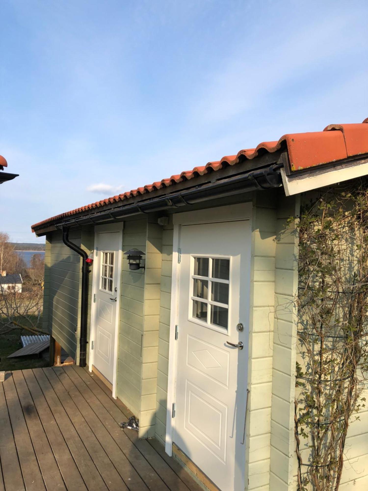 Two Small Guest Houses By Lake Rent Out As One Hjo Esterno foto